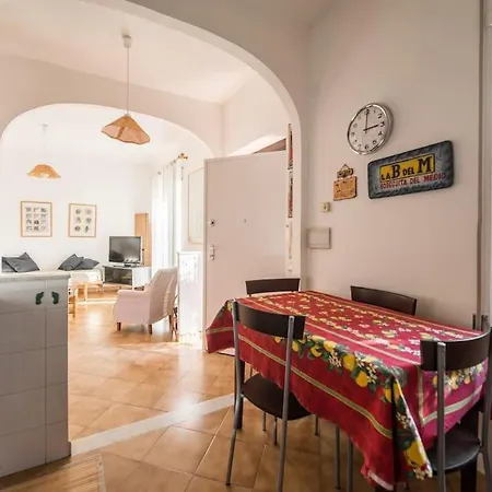 Apartamento Rome's Coastal Refuge Nettuno