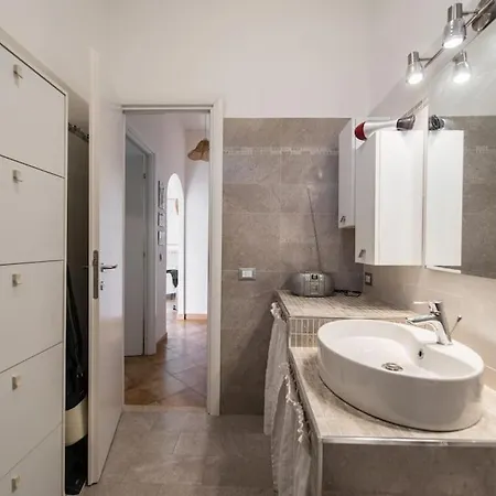 Rome's Coastal Refuge Apartment Nettuno